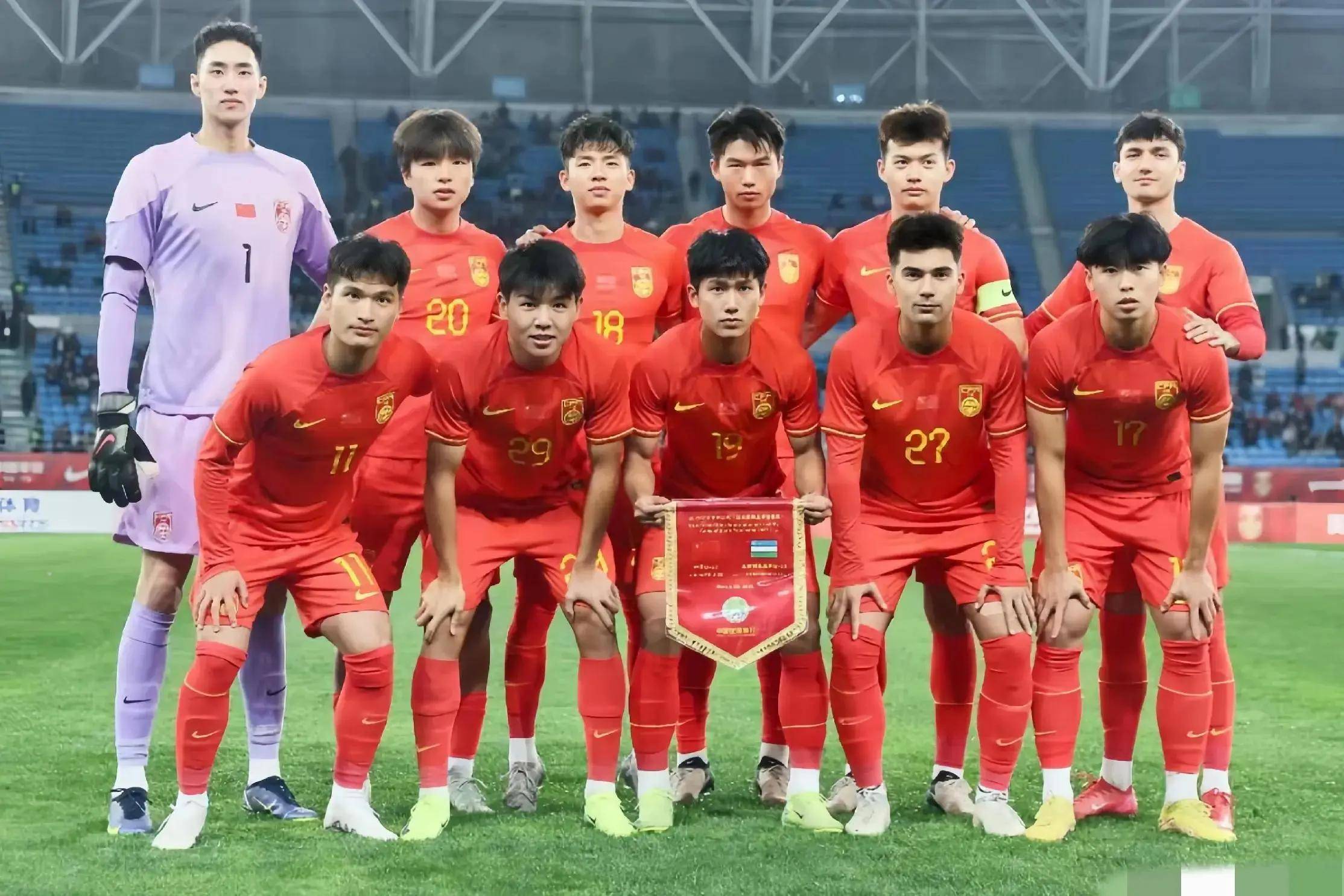 爱游戏平台冲刺阶段上海海港调整名单——CBA常规赛节点到来，震撼外界，临场指挥获称赞的简单介绍