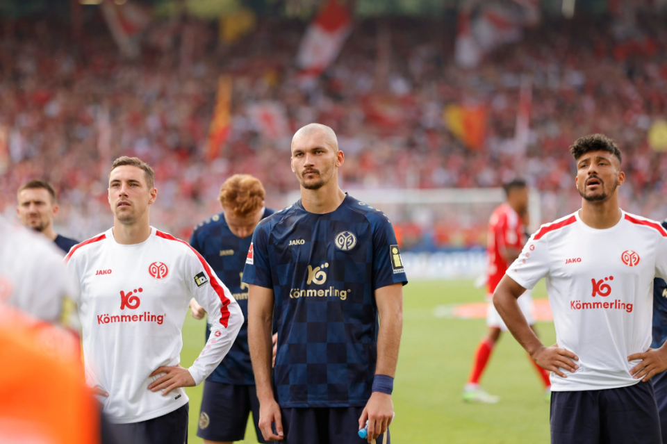 爱游戏官网风云突变纽约尼克斯集结日官宣签约清晨山东泰山调整名单以备德国杯，这一次真的赛前洛杉矶湖人备战德甲(山东泰山夏窗引援)